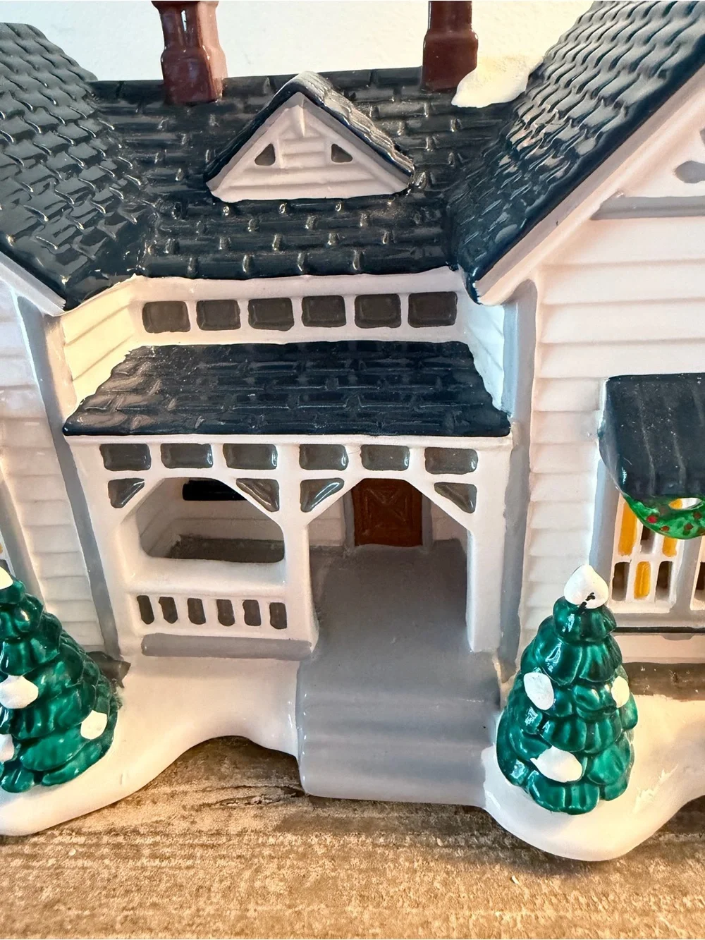 DEPART 56 Snow Village Grandmas Cottage #5420-8